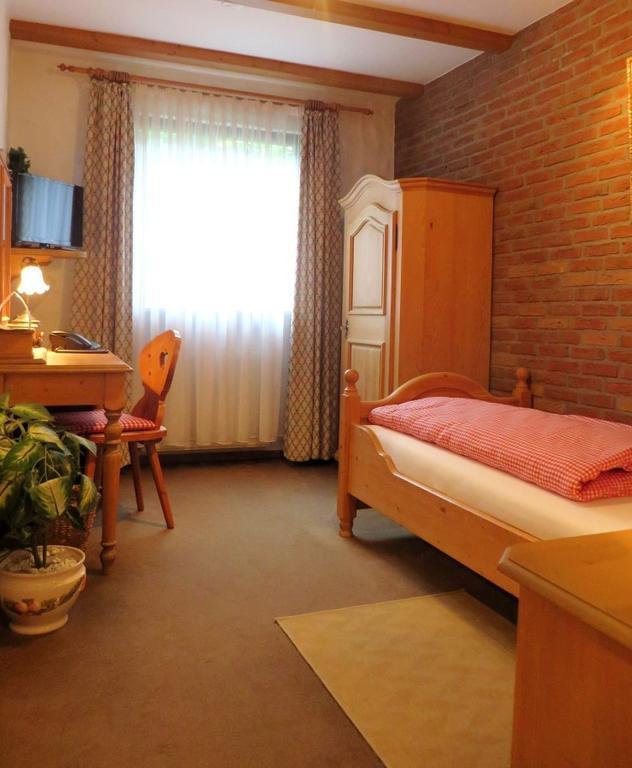 Hotel Gastgeb Essen Bagian luar foto